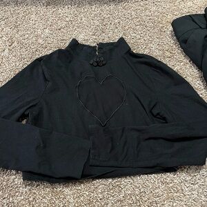 SHEIN Black Heart Accent Crop Top